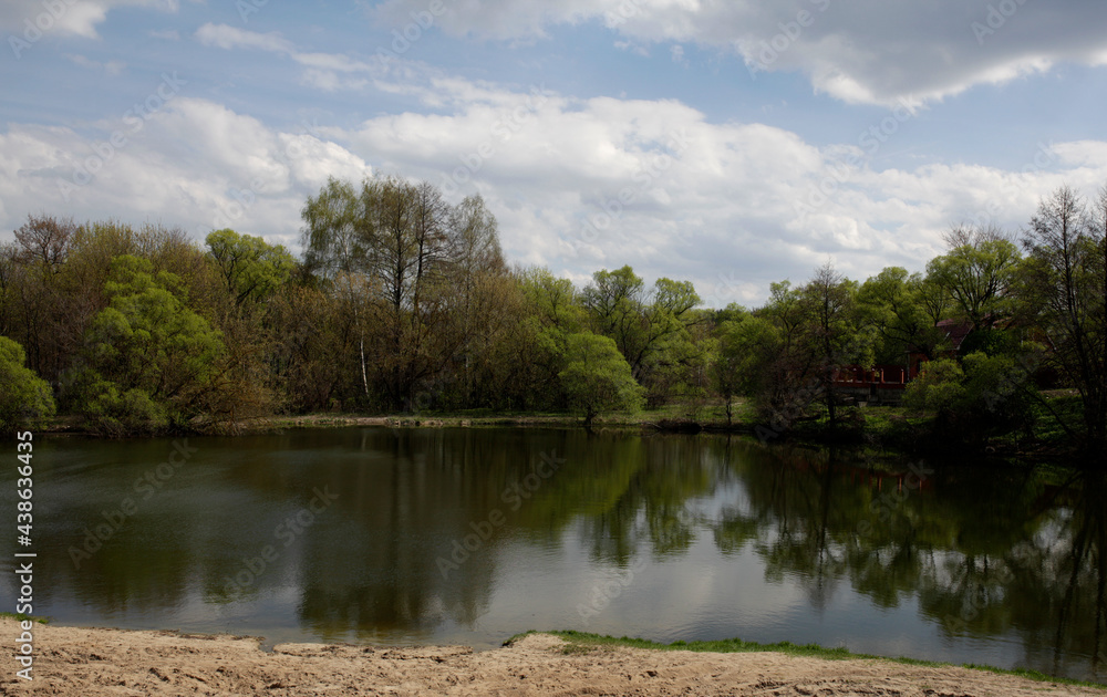 Fototapeta premium Lake in Starozhivotinnoye, spring, suburb of Voronezh