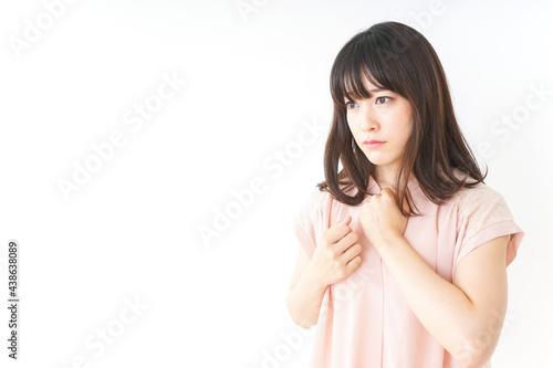 Wallpaper Mural 二日酔いで体調不良の若い女性 Torontodigital.ca