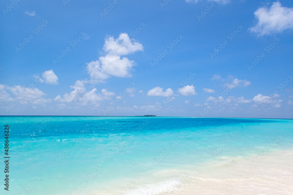 Clean white beaches, blue oceans and clear skiy are the classic scenery of the Maldives