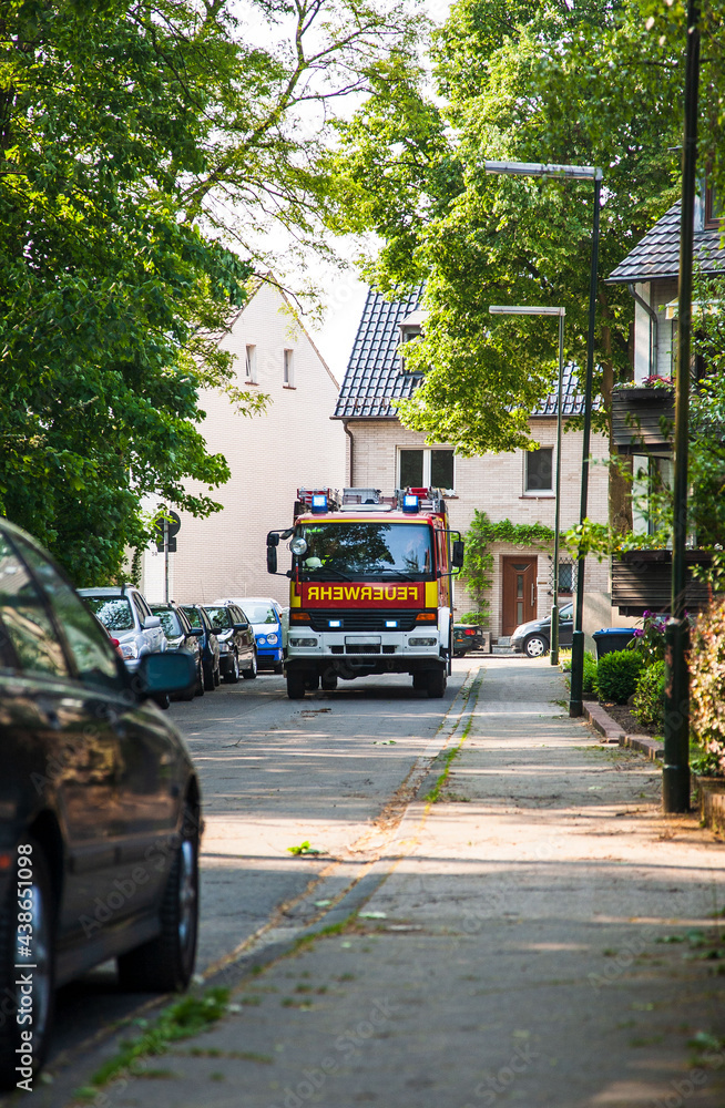 Feuerwehr auf der Anfahrt zum Einsatz Feuerwehr auf der Anfahrt zum Einsatz