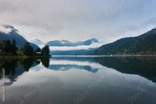 Aussicht von Zeballos auf Berge