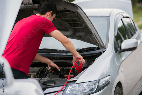 How to, charge car battery for emergency broken car .