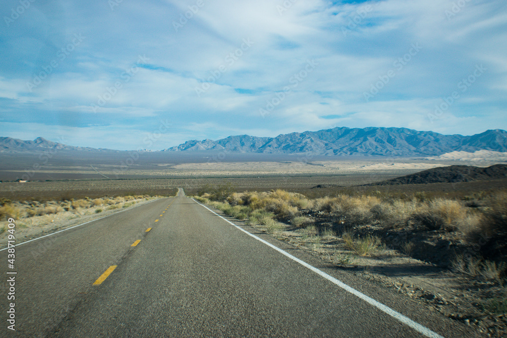 Naklejka premium road in the mountains