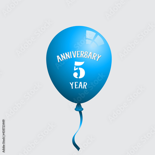 Happy 5th anniversary balloons greeting card background