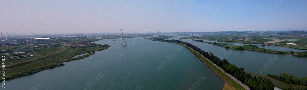 ドローンで空撮した木曽三川流域のパノラマ風景