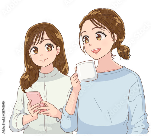 リラックスした雰囲気で会話する二人の若い女性