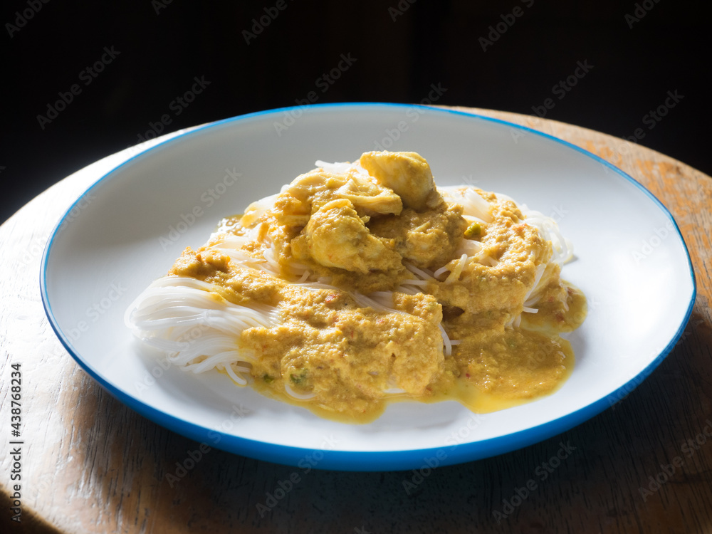 Crabmeat yellow curry with fermented rice noodles Crabmeat yellow curry with fermented rice noodles
