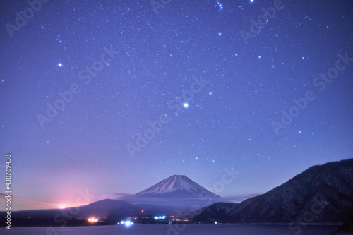 本栖湖からの夜景