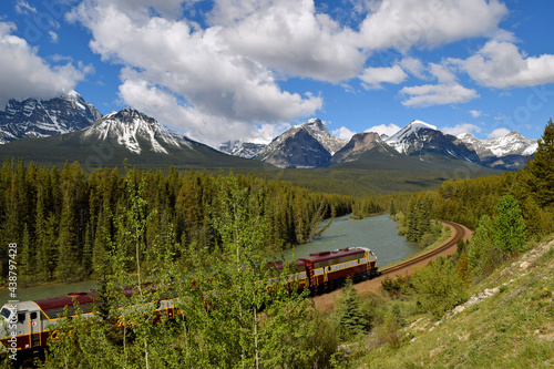 Canvas Print Alberta railroad in the Rocky Mountains