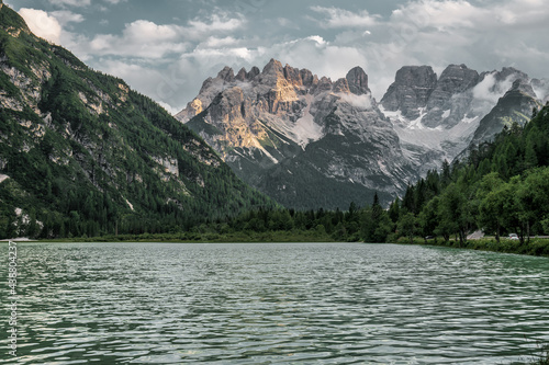 View over the lake to the south into the Ampezzo Dolomites, Italien. Lago di Landro.