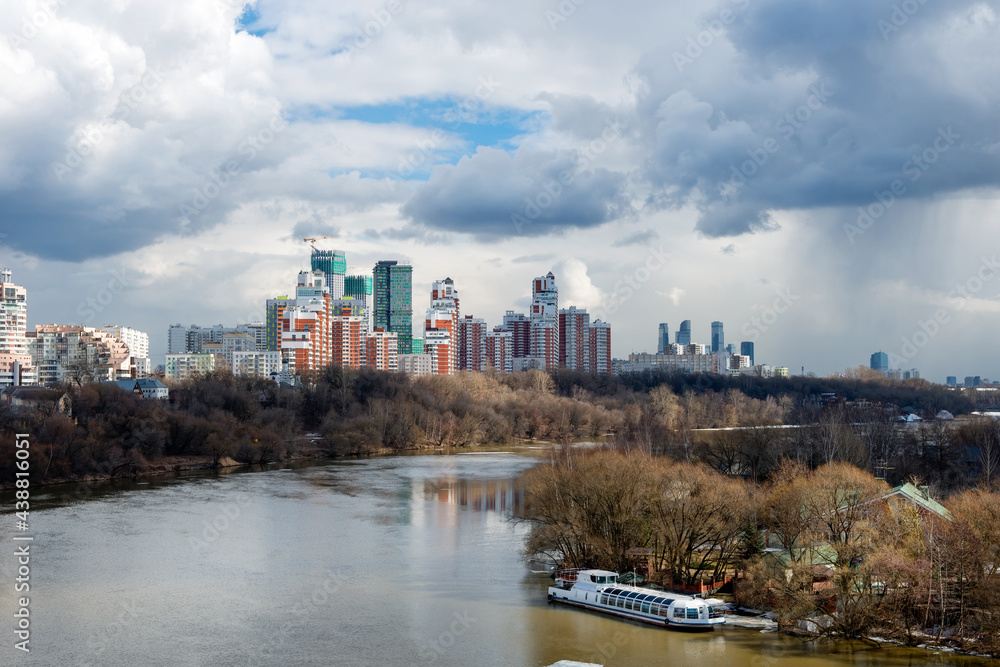 Fototapeta premium View of the Moscow river in the Khoroshevo-Mnevniki district on a spring day