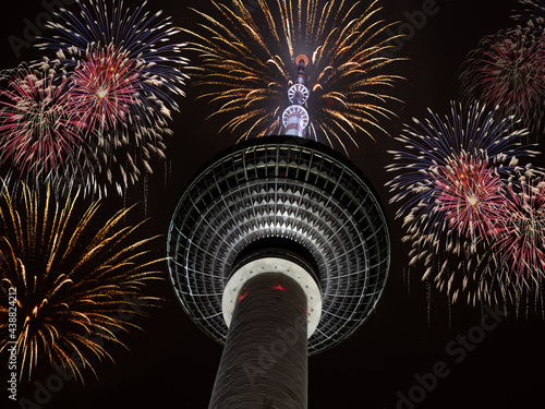 Obraz na płótnie New Years Eve fireworks at the Berlin TV Tower (Berliner Fernsehturm) w salonie