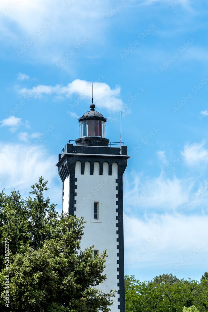 LE VERDON, dans le Médoc (Gironde, France). Phare de la pointe de Grave