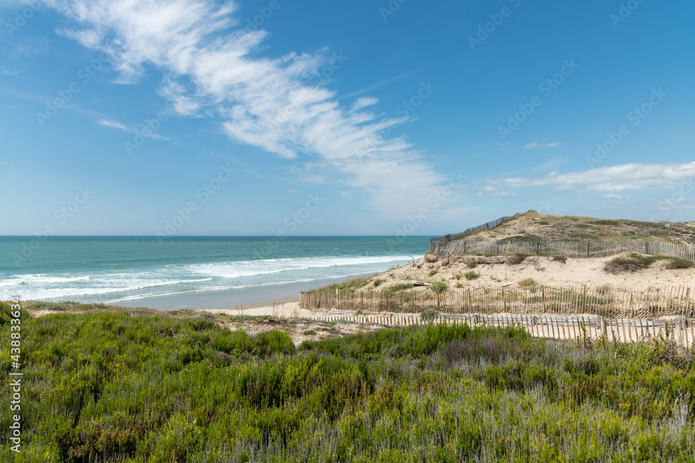 GRAYAN ET L’HOPITAL dans le Médoc (Gironde, France). Plage du Gurp