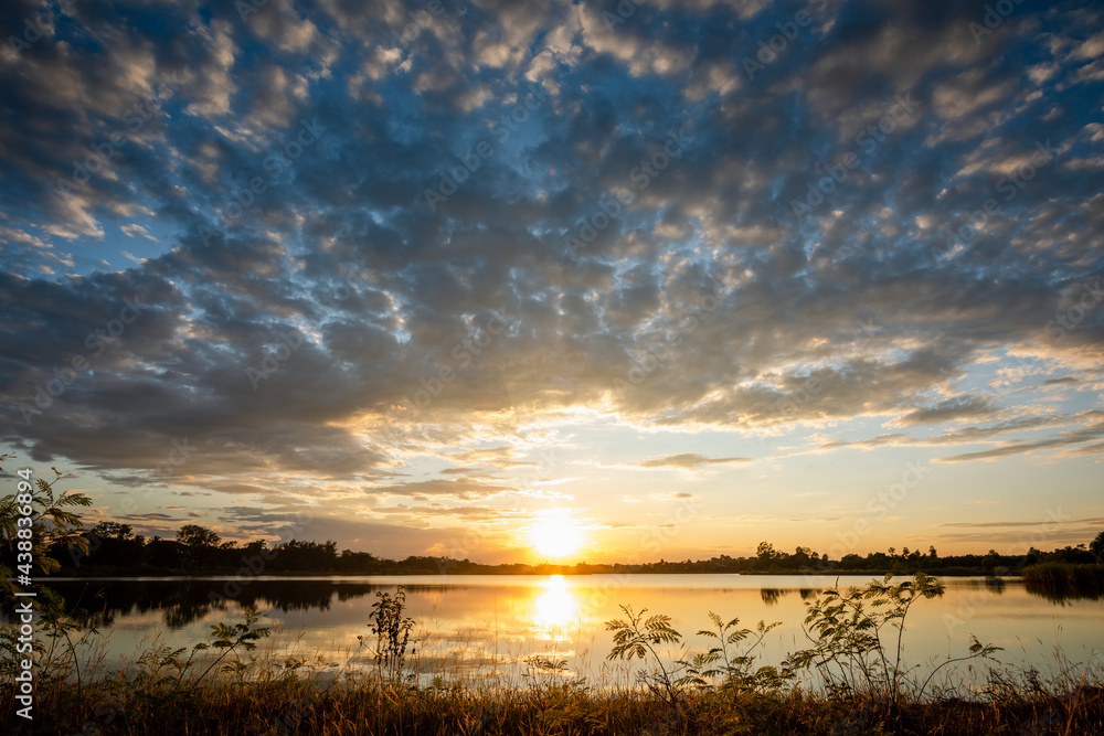 Fototapeta premium Beautiful cloud and sky on sunset landscape.