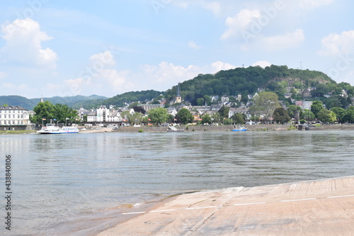 Blick über den Rhein auf Linz photo