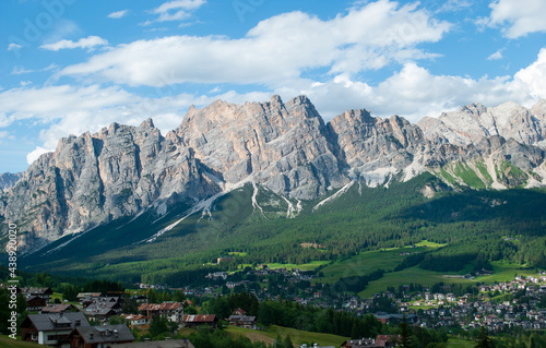 Fototapeta Naklejka Na Ścianę i Meble -  il monte Cristallo a Cortina d'Ampezzo