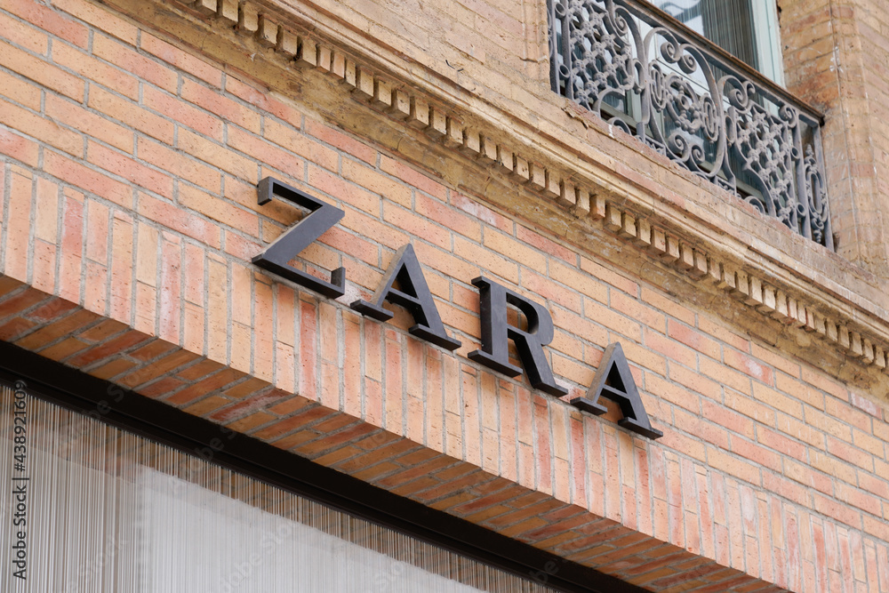 Zara logo brand fashion shop and text sign store on facade boutique spanish  concept trend Stock Photo | Adobe Stock