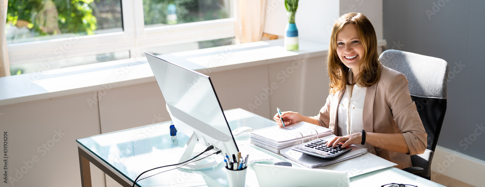 Professional Accountant Woman In Office Doing Accounting - obrazy, fototapety, plakaty 