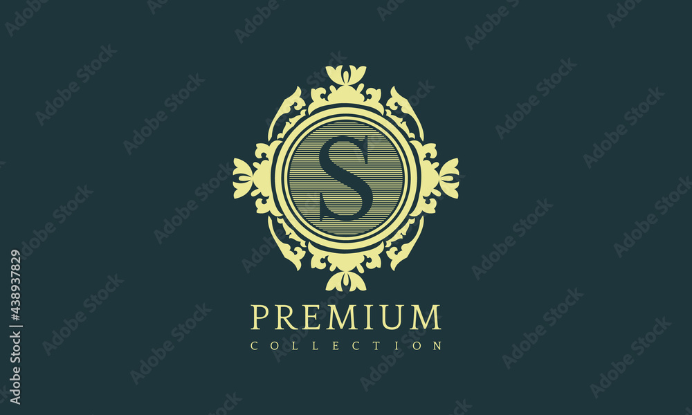 Naklejka premium Modern creative S Logo Design and template. S icon initials based Monogram and Letters in vector.