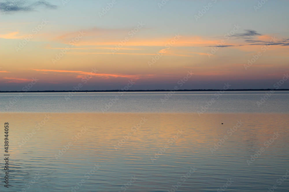 Obraz premium Wadden Sea: the sunset over the island of Langeoog - a play of colors