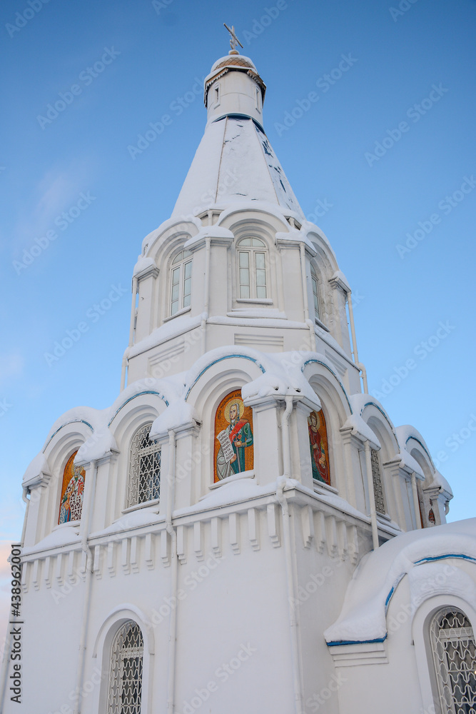 Fototapeta premium MURMANSK, RUSSIA - FEBRUARY 10, 2021: Savior on Waters Church in winter