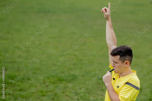 Φωτογραφία Referee indicates a violation of the rules