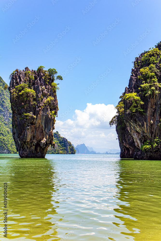 Obraz premium The picturesque cliffs