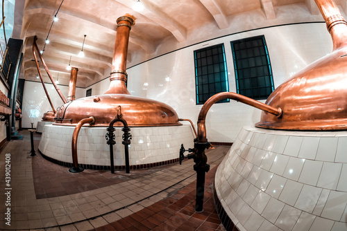 Foto Vintage copper brewery boilers. Plzen (Pilsen), Czech Republic