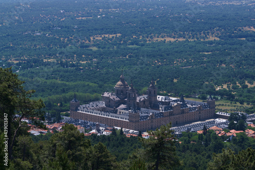 krajobraz góry widok klasztor budowla słonecznie san lorenzo de El Escorial