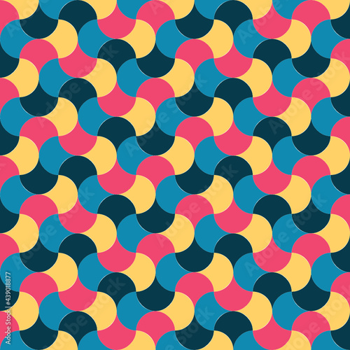 Patrón de círculos incompletos simulando tejas de colores entrelazadas