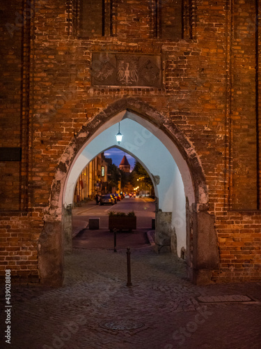 Brama Straganiarska w Gdańsku w wiosenny wieczorny dzień photo