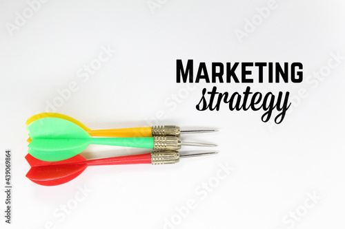 arrows with the word Business Marketing © Fauzi