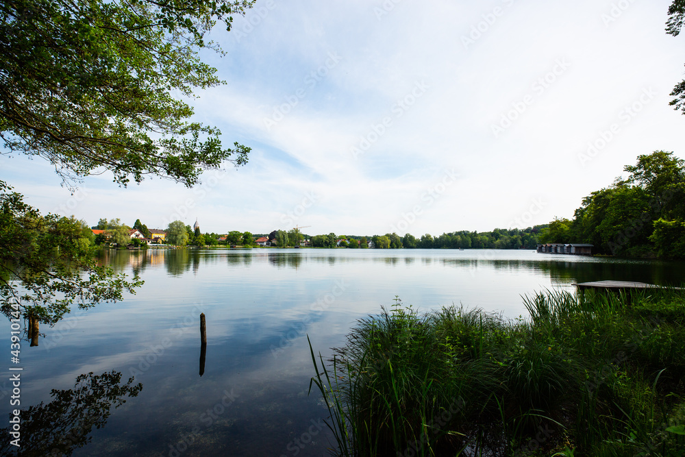 Circular route on Weßlinger lake, summer time Circular route on Weßlinger lake, summer time