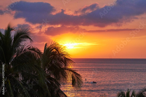 atardecer  playa  la palma  tropical  mar  oce  no    rbol  cielo  haw  i  sol  naturaleza  amanecer  isla  silueta  paisaje  acu  tico  costa  verano  la palma  nube  viajando    rbol  ed  n  palmera  vaca
