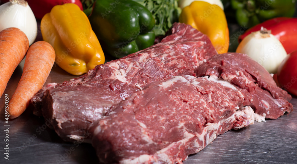 Beef or beef ready to cook and consume. Concept of traditional food at home. Carne de ternera o res lista para cocinar y consumir. Concepto de comida tradicional en casa. Beef or beef ready to cook and consume. Concept of traditional food at home. Carne de ternera o res lista para cocinar y consumir. Concepto de comida tradicional en casa.