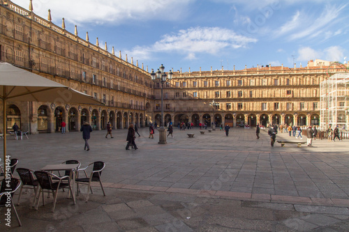 Plaza Mayor en la ciudad de Salamanca, en la comunidad autonoma de Castilla y Leon, en el pais de España o Spain