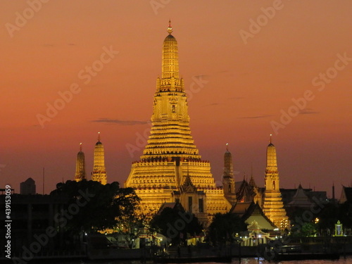 Temple Wat Arun Bangkok by night