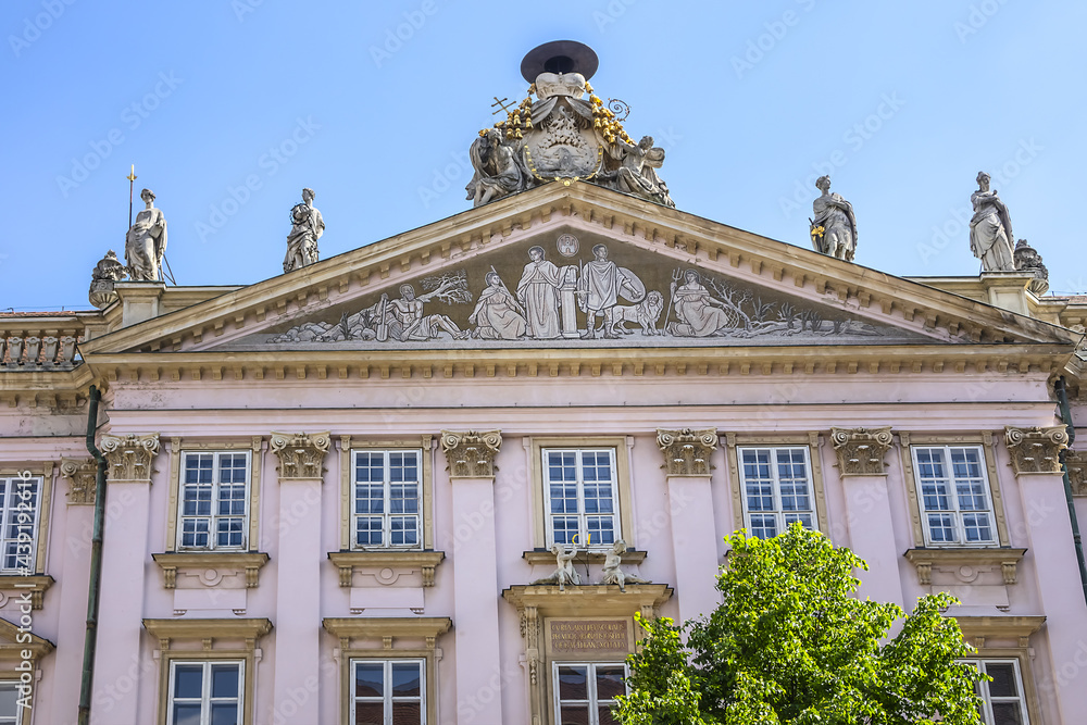 Fototapeta premium Primate's Palace (Primacialny palac) - neoclassical palace in the Old Town of capital of Slovakia Bratislava. It built from 1778 to 1781 for Archbishop. Bratislava, Slovakia.