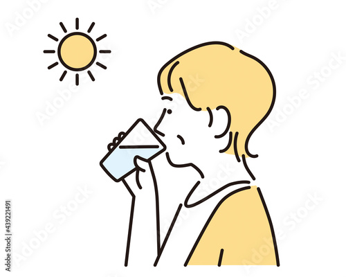 シンプル　イラスト　コップの水を飲む高齢の女性