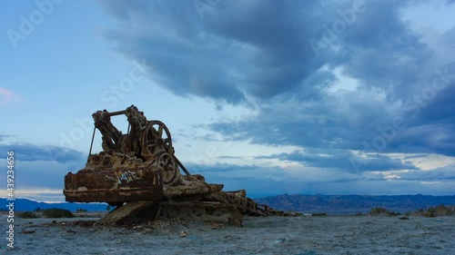 Timelapse 4k - Mojave Desert Salton Sea Sunrise