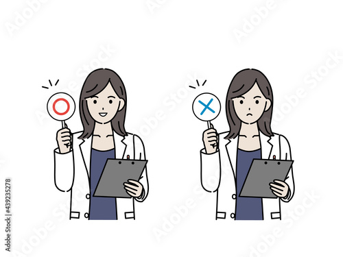 医者　女医　薬剤師　カウンセラー　白衣を着た女性　正解と間違い　イラスト素材