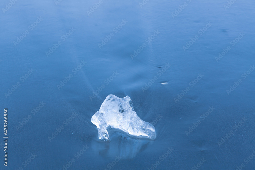 Fototapeta premium こおり, 海氷, 氷の靴, 波打ち際の氷, ジュエリーアイス