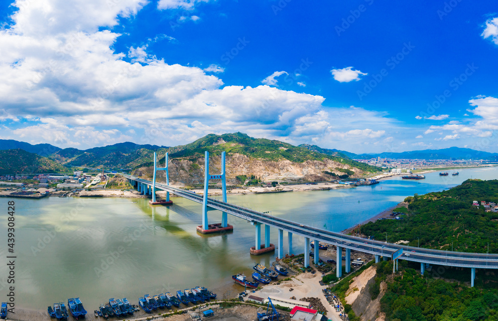 Naklejka premium Bay scenery of Xiazhang bridge in Fujian Province, China