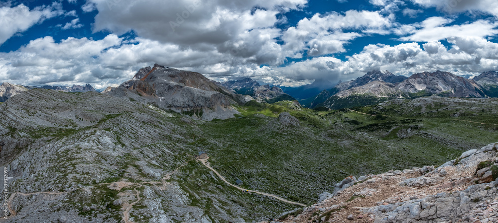 Obraz premium Trekking in the majestic Dolomiti of Alto Adige
