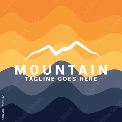 Fototapeta Naklejka Na Ścianę i Meble -  Mountain logo icon vector template.