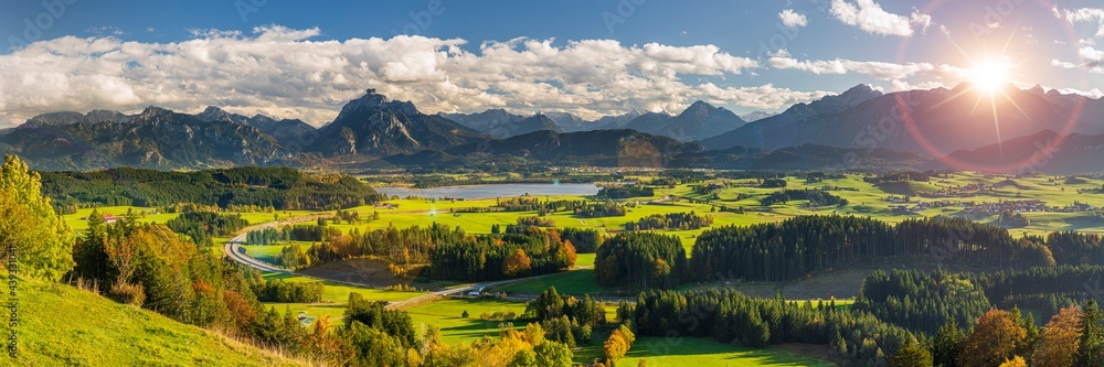 Panorama Landschaft im Allgäu am Forggensee