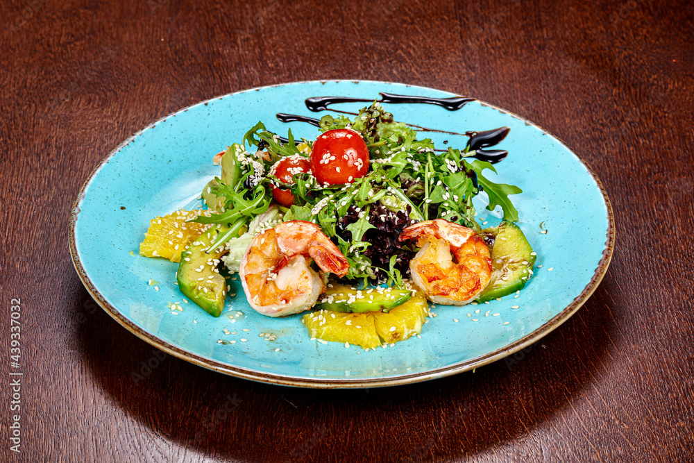 Salad with prawn and avocado Salad with prawn and avocado