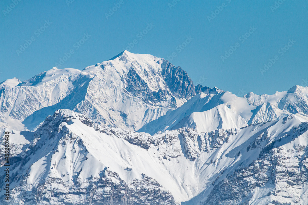 Fototapeta premium Vue sur le Mont Blanc depuis le Semnoz