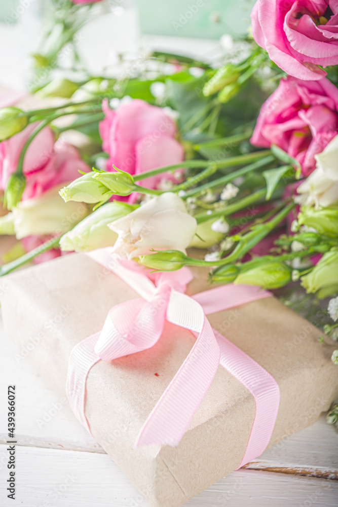 Beautiful spring flowers with gifts Beautiful spring flowers with gifts